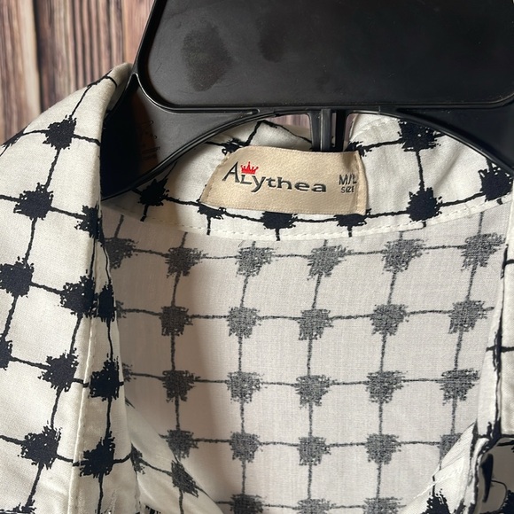 Alythea 3/4 Blouse - Picture 6 of 8